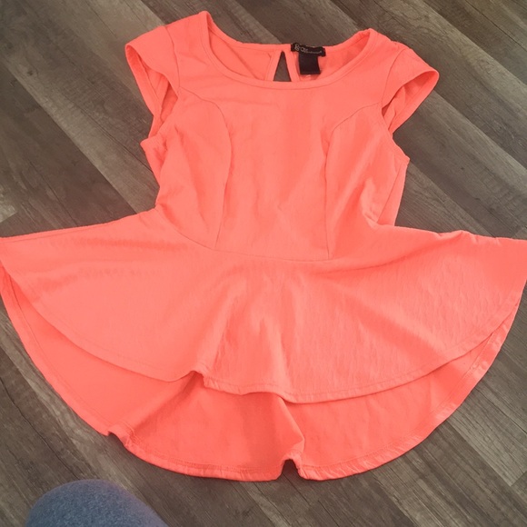 Tops - Neon Coral peplum top with key hole back detail 🧡